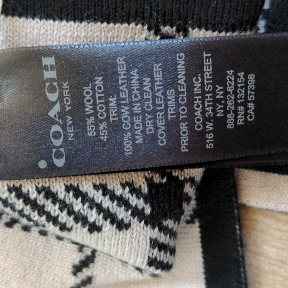 NEW Coach Glove And Scarf Set - Picture 4 of 7